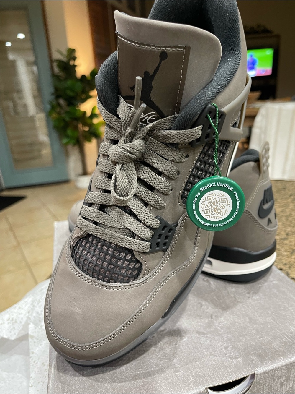 Air Jordan 4 retro Men's Sneaker - Dark Gray and Black - Picture 3 of 9